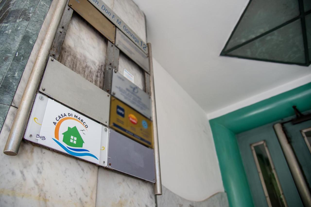 Bed and Breakfast A Casa Di Marco Salerno Centro Exterior foto